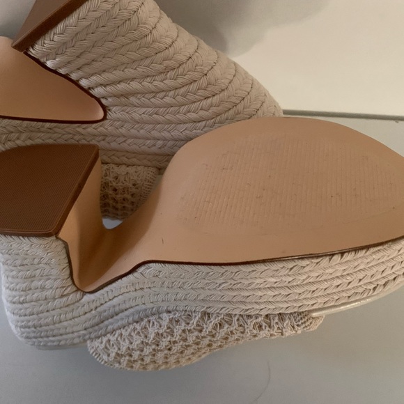 Nine West Platform Slides - Picture 4 of 5